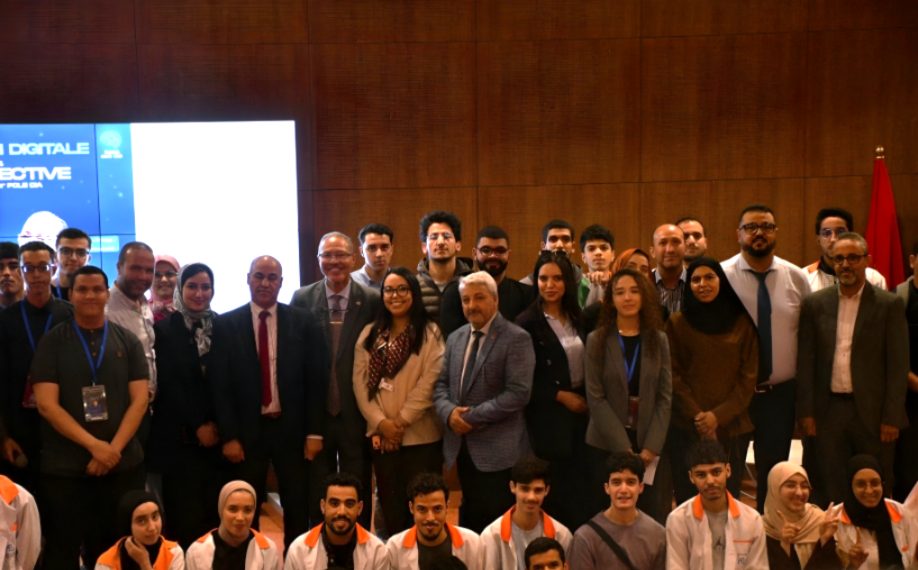 Photo de groupe officielle